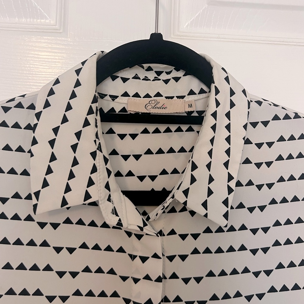 Elodie Triangle Button-Up Crop Top - image 3